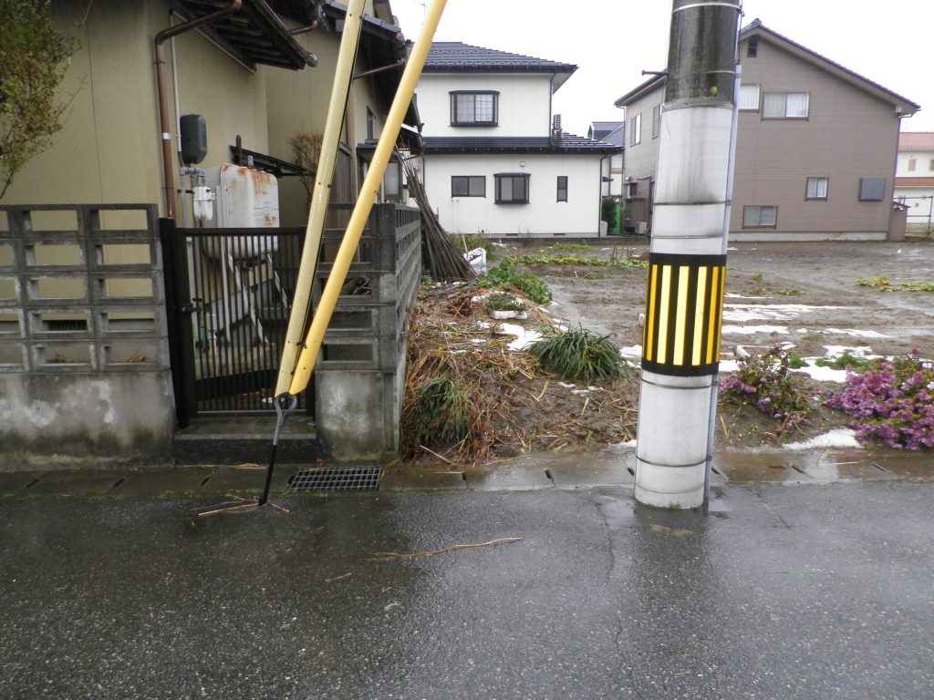 土地を検討する際は、電柱には要注意です！