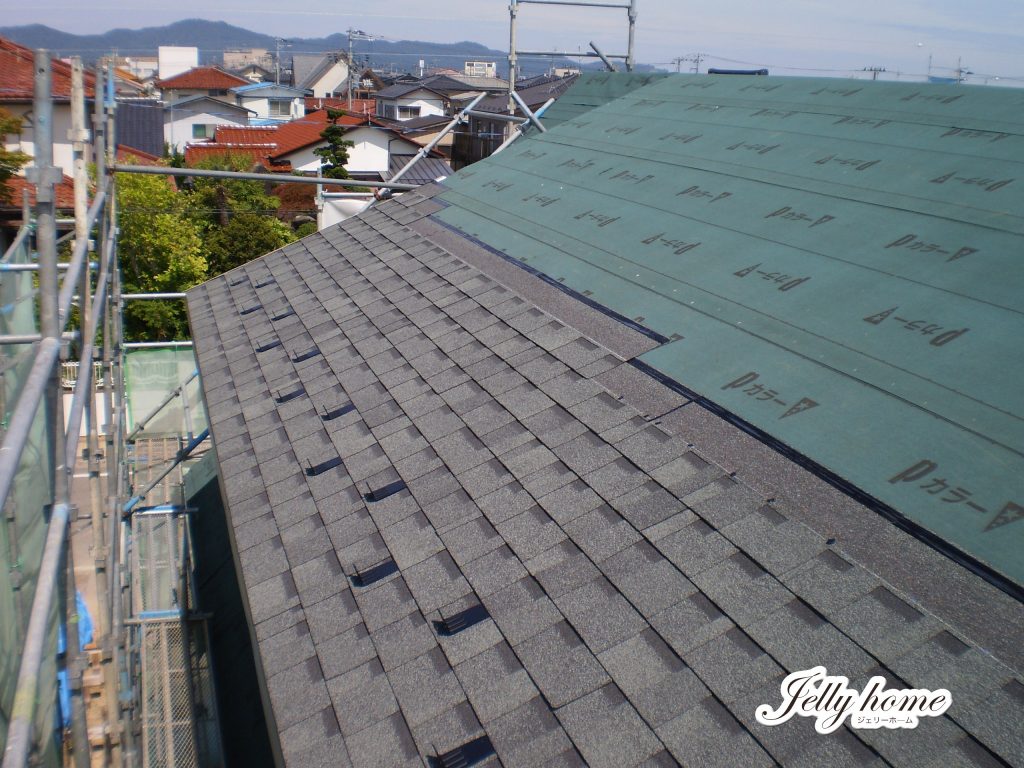 酷暑の中での屋根工事