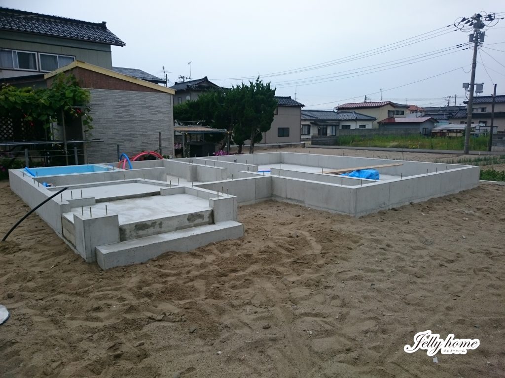 目まぐるしく毎日が過ぎて行く。