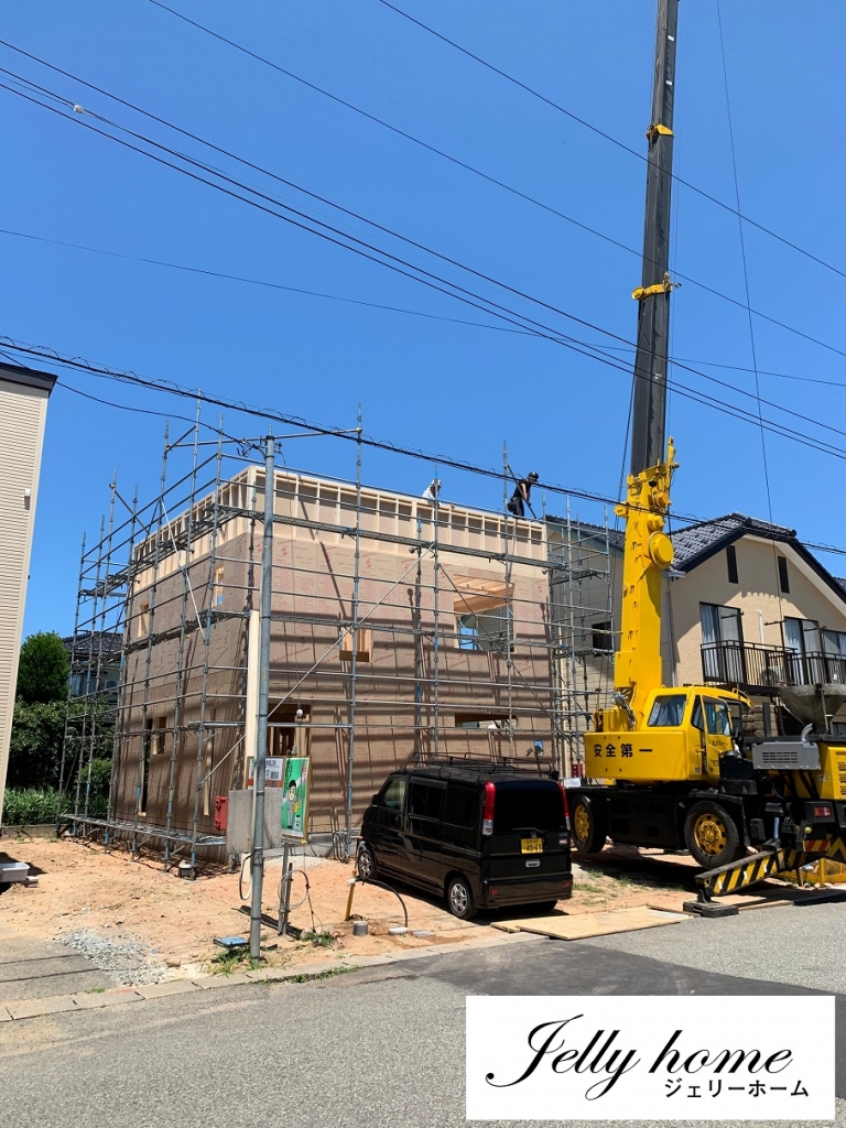 快晴に恵まれて、建て方も順調です！