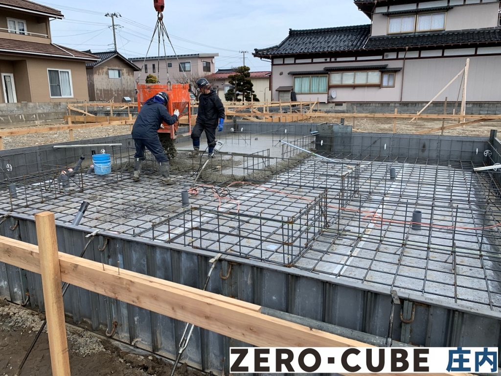 配筋を終えて生コン打設