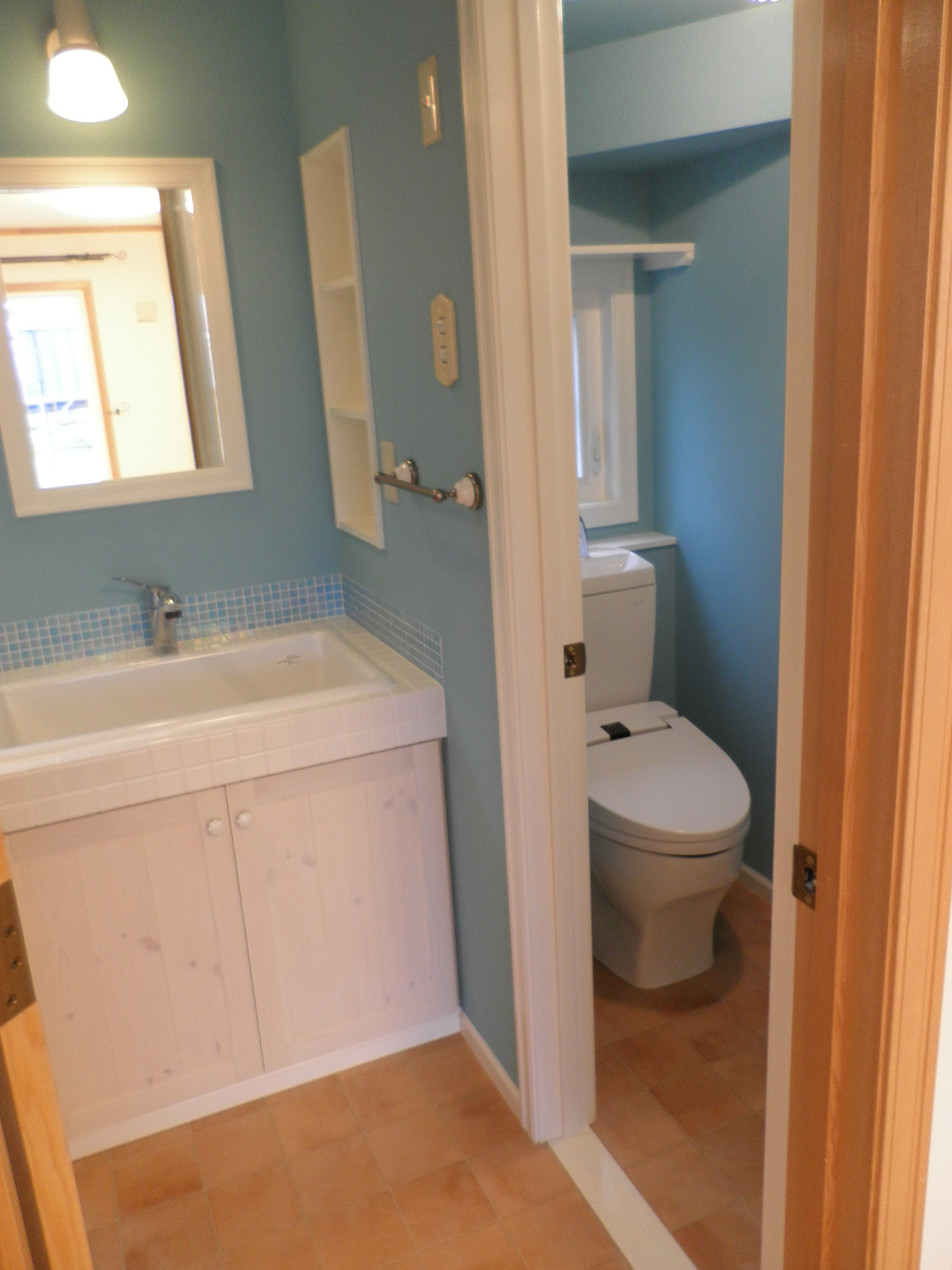 青と白の爽やかな洗面トイレ J クリエイティブ Blog